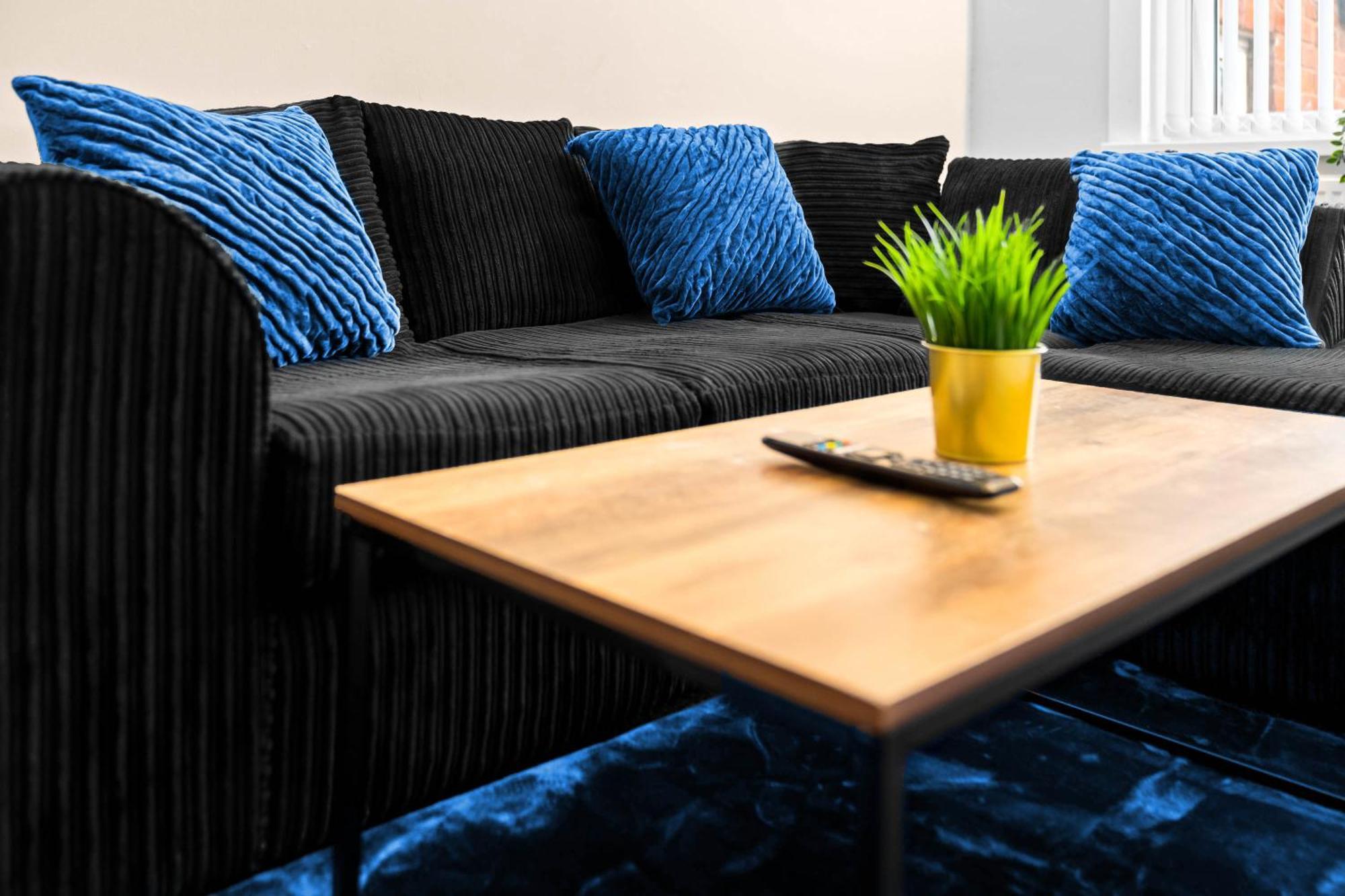 Two Bedroom Apartment - Single Beds - Accommodates 3 - Street Parking - Top Rated -Wbb West Bromwich Kültér fotó