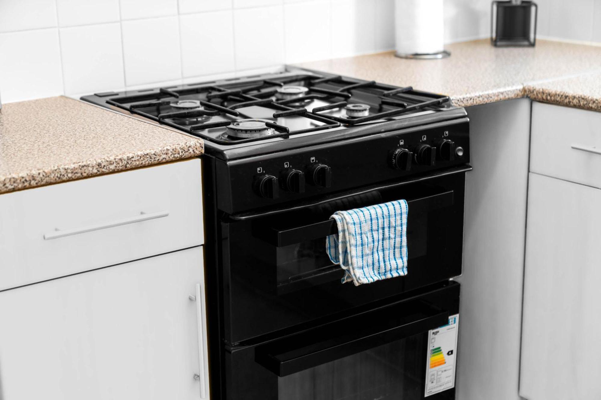 Two Bedroom Apartment - Single Beds - Accommodates 3 - Street Parking - Top Rated -Wbb West Bromwich Kültér fotó